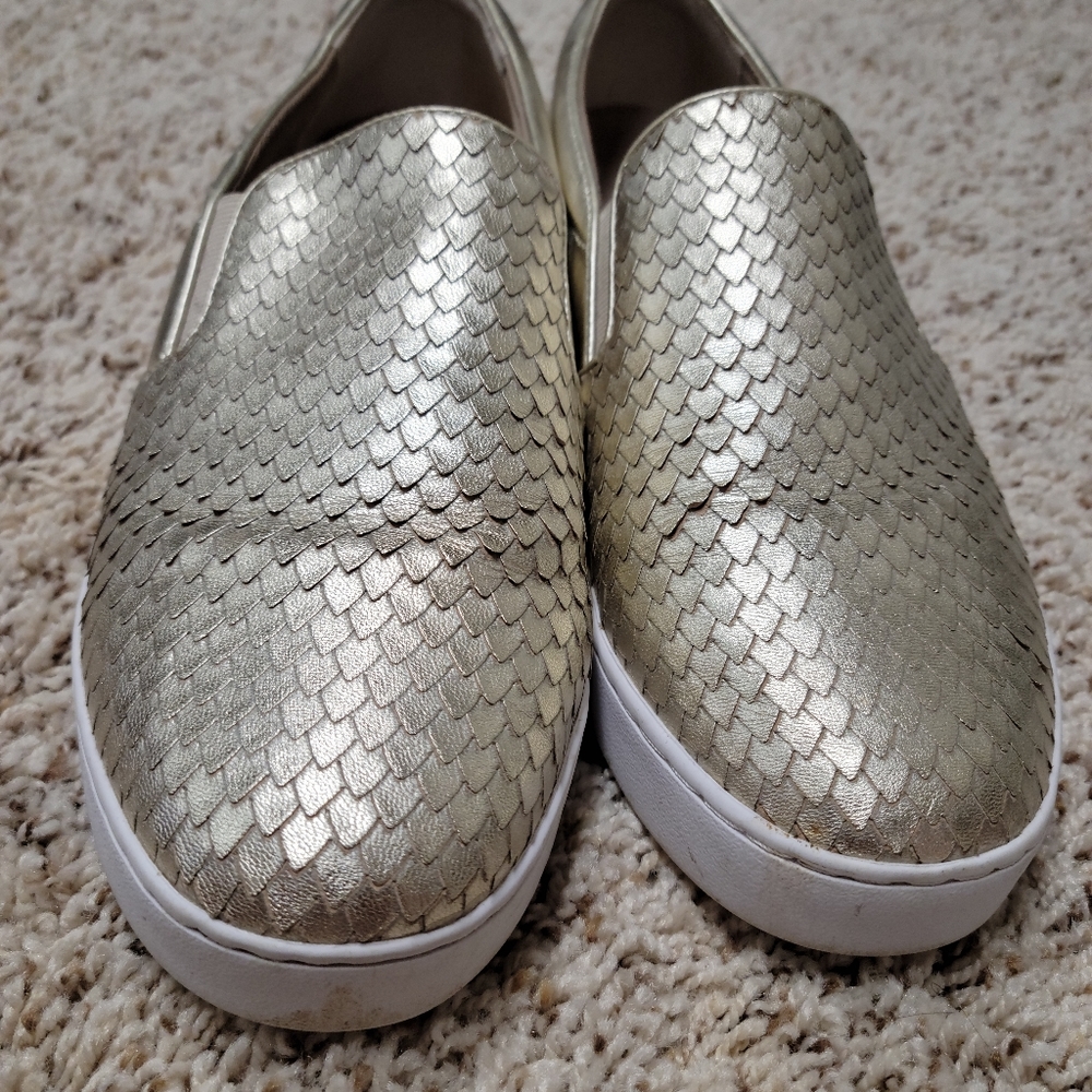 Vionic slip on gold shoes